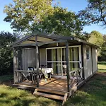 مكان تخييم Au Tour De L'aveyron