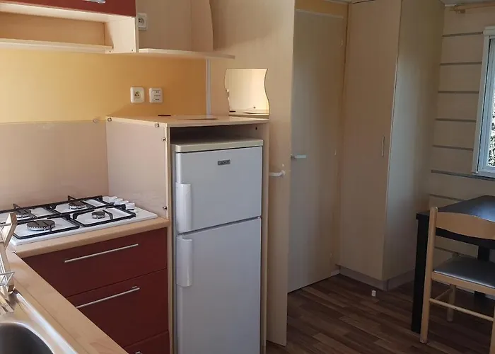 Camping Au Tour De L'aveyron 2*