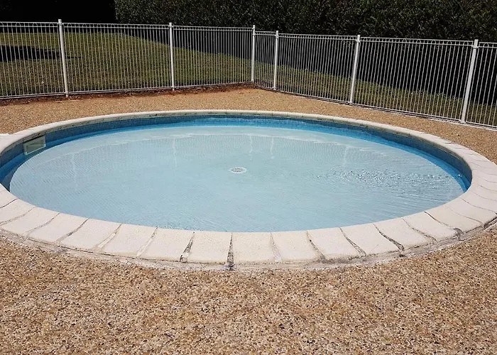 Au Tour De L'aveyron Camping 2*