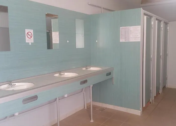 Au Tour De L'aveyron Camping 2*