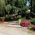 Au Tour De L'aveyron אתר קמפינג 2*