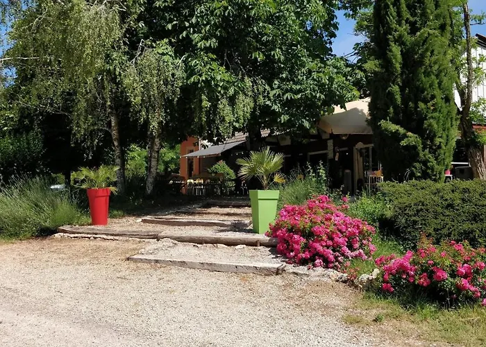 Au Tour De L'aveyron Camping 2*